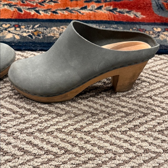 Bryr Women's Soft Gray Mules - Picture 3 of 4